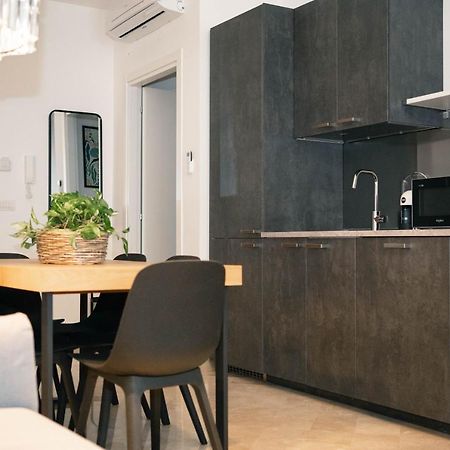 Black Marble - Design Apartment Bari Luaran gambar