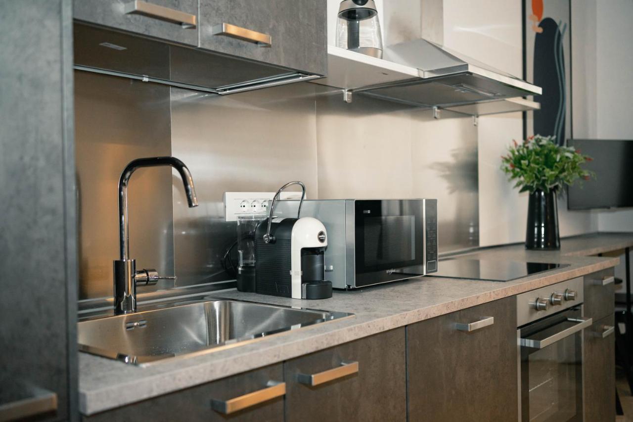 Black Marble - Design Apartment Bari Luaran gambar