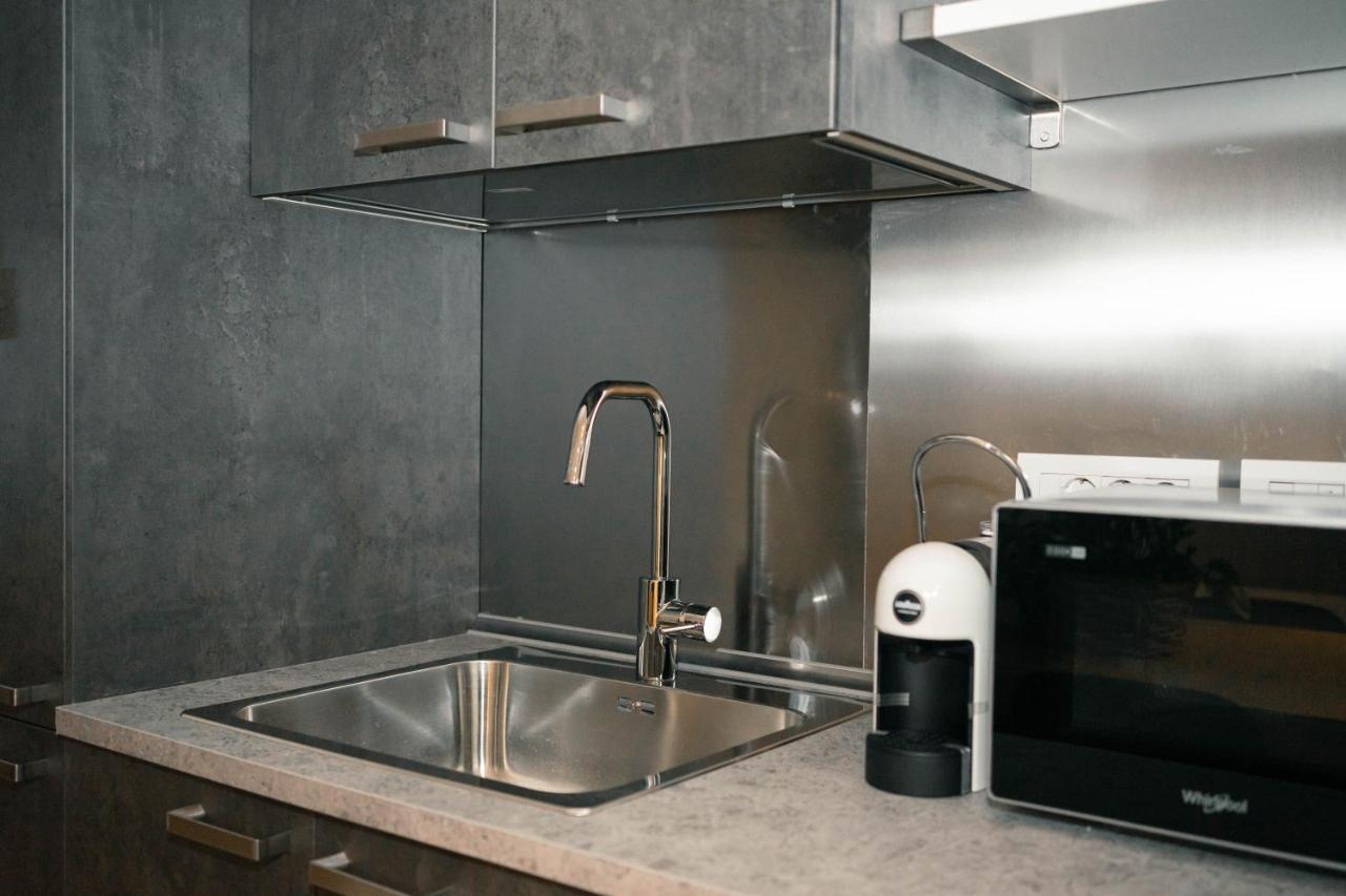 Black Marble - Design Apartment Bari Luaran gambar